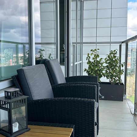 Comfy Condo On The 20Th Floor & Free Parking Bratislava Exterior photo