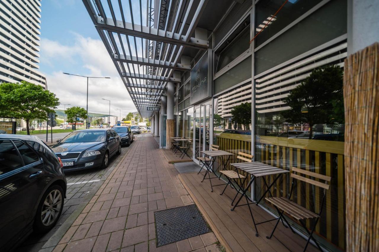 Comfy Condo On The 20Th Floor & Free Parking Bratislava Exterior photo